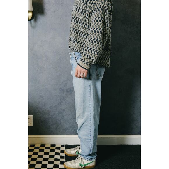 Vintage Light-wash Denim Jeans | Levi's 550 - Picture 2 of 5